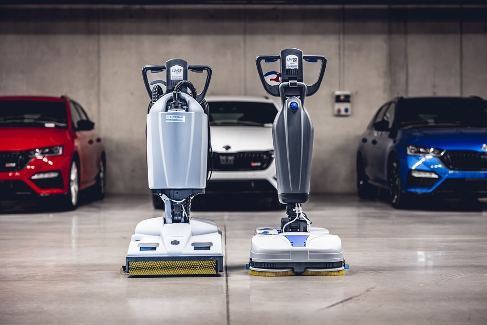 uklid-autosalonu-lindhaus-importo-reference
